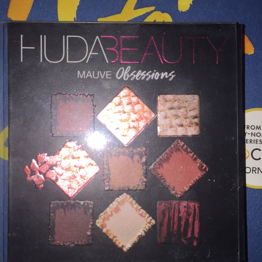 NWT Huda Beauty Pallet